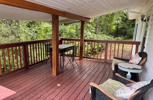 Landrum House | Cozy 2-bedroom house in lovely Landrum