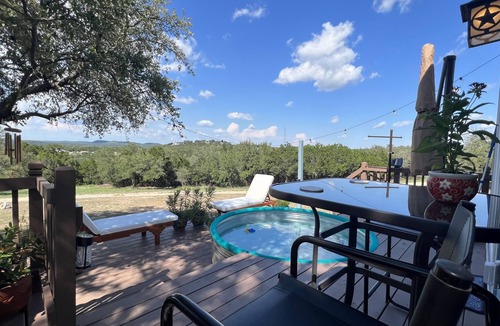 Oatmeal Cottage | Cozy 2 BR cottage w/heated pool and gorgeous views and breakfast service incl...
