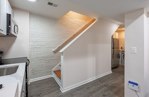 Brightwood Park Condo | Cozy 2 BR Near Public Transportation and Downtown