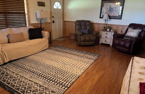 Nassau County House | Cozy 2 room farmhouse on The Ranch @ Traders Hill, pristine equestrian facility.