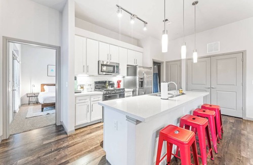 Montopolis Apartment | Cozy 2BR suite close to Downtown w/fast WiFi