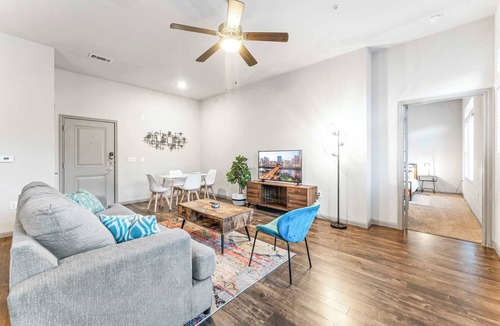 Montopolis Apartment | Cozy 2BR suite close to Downtown w/fast WiFi
