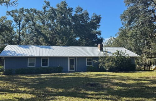 Lake City House | Cozy 3 bedroom 3 bathroom in Lake City, FL right by Falling creek Falls