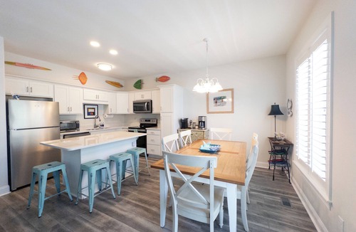 Indian Beach Condo | Cozy 3 Bedroom Condo - Steps from Beach - Pools and Hot Tub