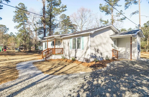 Sandersville House | Cozy 3-bedroom house in the Sandersville city limits. Only minutes from downtown
