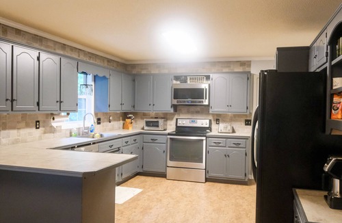 Seneca House | Cozy 3-bedroom house in Seneca