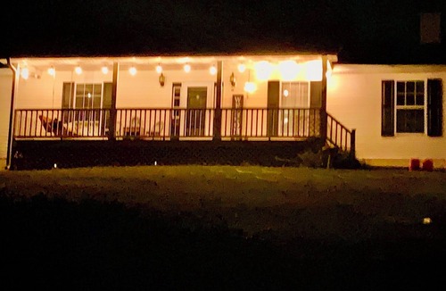 Seneca House | Cozy 3-bedroom house in Seneca