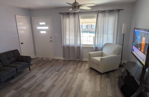 Arcadia House | "Cozy 3br 2bth House with Fireplace, Ideal location Near Freeway 85 and 26"