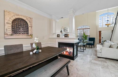Prosperity Church Road House | Cozy 4B 2 5B University Home King Beds Jacuzzi