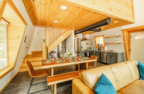 Helen Cabin | Cozy A-Frame Cabin | 10 min to Helen