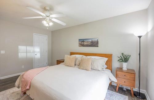 Statesboro House | Cozy and Contemporary Villa 1 Mile from GSU