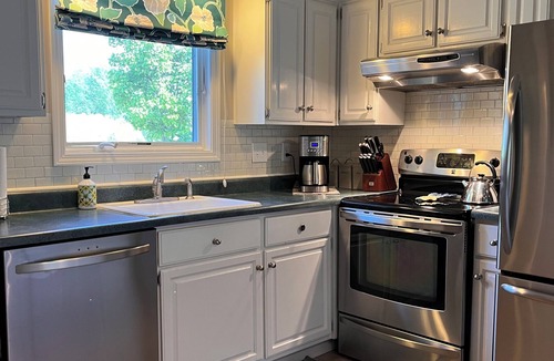 Cedar House | Cozy and Convenient!