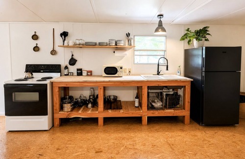 Sequatchie House | Cozy basecamp minutes from waterfalls, hiking and climbing