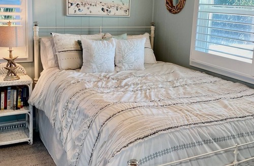 Long Beach Cabin | Cozy Beach Cottage with Beach & Canal Views, Steps from the Ocean ·