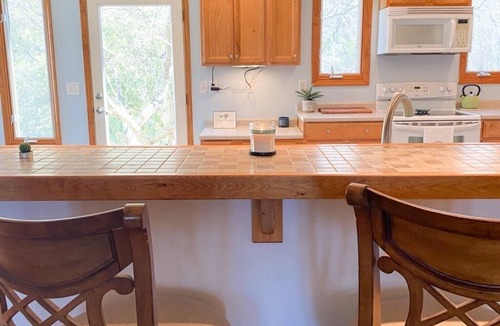 Morehead City House | Cozy Beaufort Home with Hot Tub and Boat Driveway