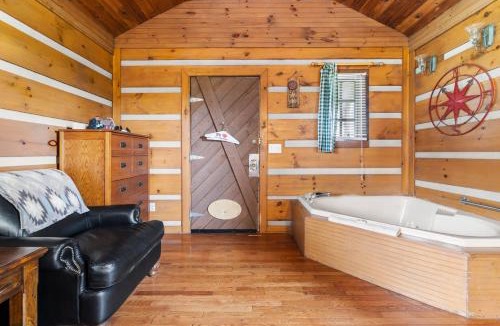 Fancy Gap House | Cozy Cabin Hideaway - The Schoolhouse Cabin - Cabin 9