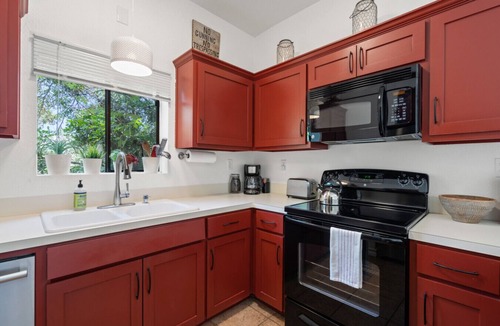 Dripping Springs Cabin | Cozy Cabin w Pvt Heated Pool Under Epic TX Stars