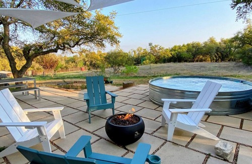 Dripping Springs Cabin | Cozy Cabin w Pvt Heated Pool Under Epic TX Stars