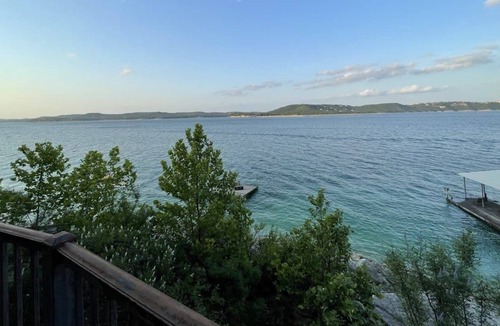 Beby's Ranch Cabin | Cozy Cabin w/ Private Water Access to Lake Travis