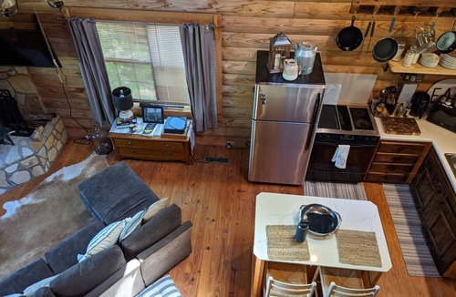 Mount Pleasant Cabin | Cozy cabin with great views overlooking Lake Seminole. (Pet friendly)
