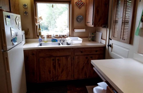 Port Republic Cabin | Cozy Cabin with Ocean Views near Chesapeake Beach, Maryland