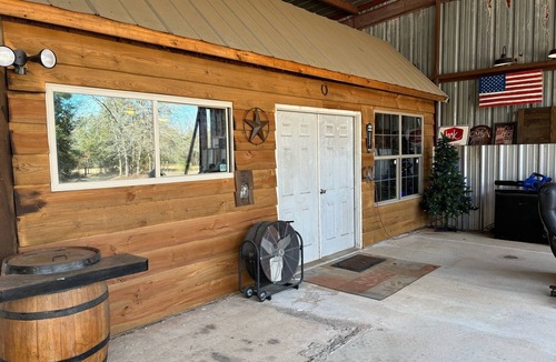 Rupert Cabin | Cozy cabin with WiFi and AC in charming Butler Private getaway on large acerage