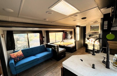 Dripping Springs House | Cozy Caravan in Texas for Romantic Getaways to Nature
