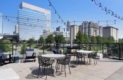 Second Ward Apartment | Cozy Carolina - Free Parking, Gym, Pool