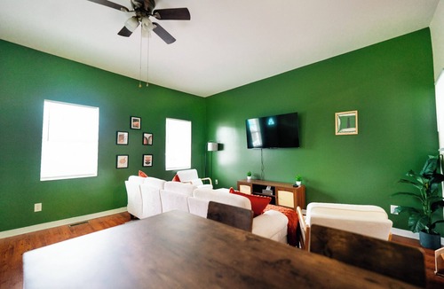 Richmond House | Cozy & Chic Getaway - In The Heart Of RVA 4BD 2.5BA Sleeps 9+