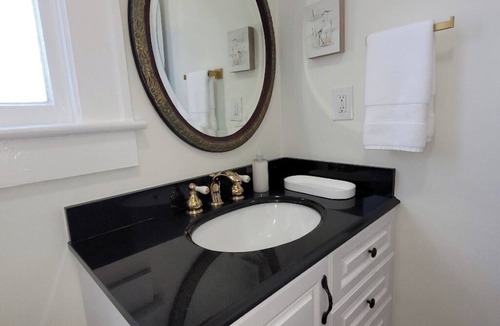 Greer Apartment | Cozy corporate apartment in tranquil Greer. Close to BMW.