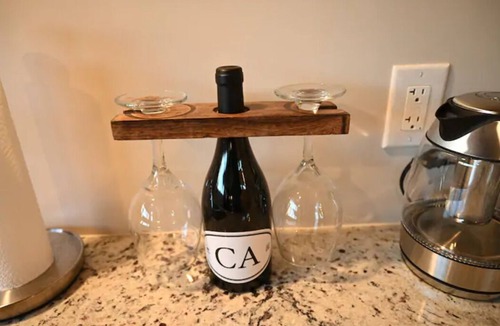 Greenville House | Cozy Cottage 3 Minutes to Downtown Greenville!