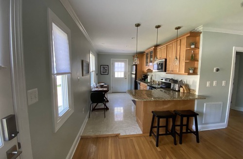 Oyster Harbor House | Cozy Cottage by the Beach - Waterview Minutes from Downtown Annapolis
