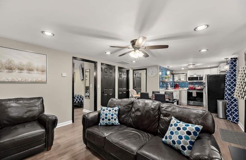Westport House | "Cozy Cottage" Denver: Near Lake Norman, Beatties Ford Park, Sleeps 7 + Fire Pit
