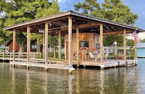 Cordele House | Cozy Cottage/mobile home on the water @ Lake Blackshear