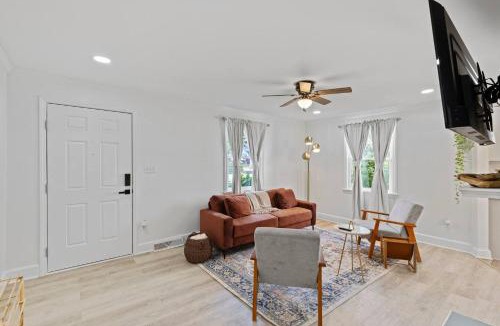 Durham House | Cozy Cottage retreat minutes to Duke|RDU|Downtown
