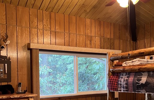 Dan River House | Cozy cottage with mountain views