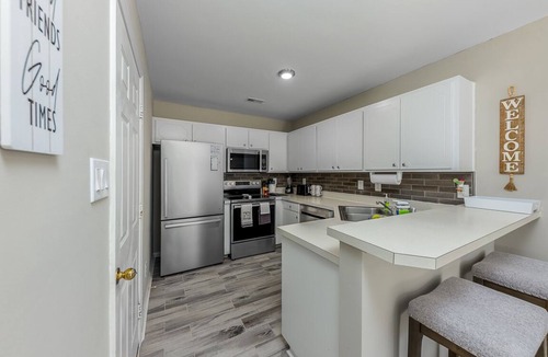 Havelock House | Cozy duplex. 30 minutes to beach or New Bern/5 minutes from MCAS Cherry Point.