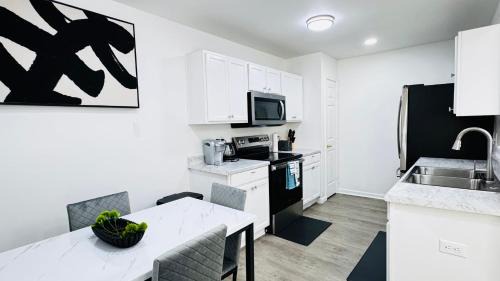 Paw Creek House | Cozy Escape, private rooms in Charlotte with shared common spaces