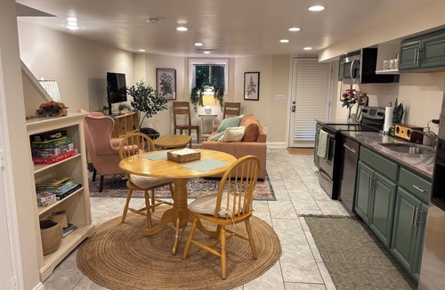 Bloomingdale Apartment | Cozy Family Friendly English Basement Apartment