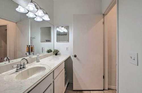 Gainesville Condo | Cozy Gainesville Condo Near Shopping & Dining