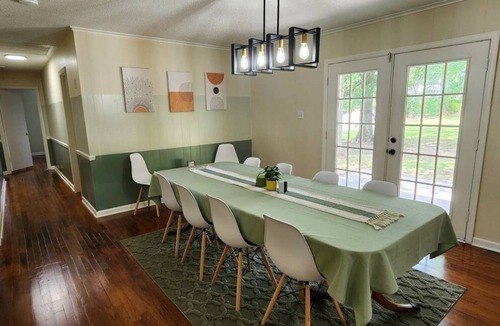 Arcadia House | Cozy Getaway 3BR, Arcade + Foosball, Sleeps 10