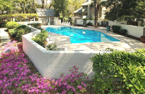 Beach Lagoon Condo | Cozy Hilton Head townhome with shared pools within a short distance of beaches