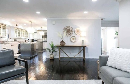 Charlotte House | Cozy Home w/POOL + CHEFS kitchen