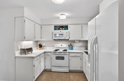 West Beach House | Cozy Kiawah Cottage with Community Pool in Prime Location!