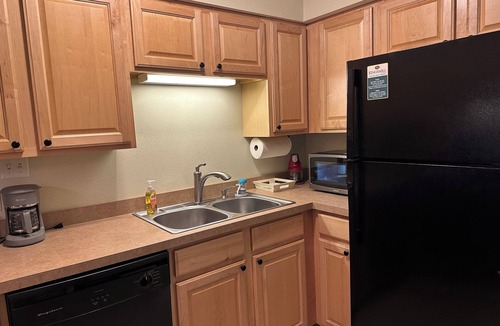 Kingsmill Condo | Cozy king bed condo in Historic Williamsburg on beautiful Kingsmill resort.