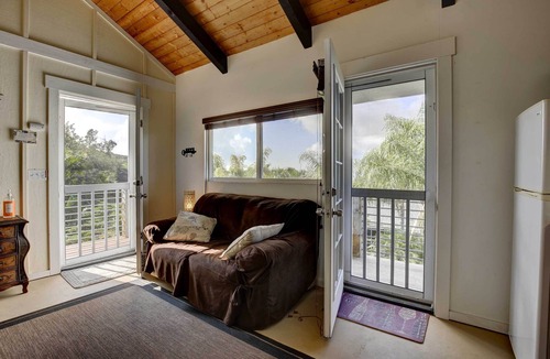 Kalaoa Cottage | Cozy Kona Coast Apt w/Lanai ~ 8 Miles to Beach!