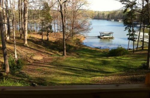 Dawsonville Villa | Cozy, Lake Lanier property with amazing views
