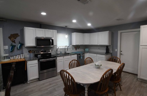 Granite Shoals House | Cozy lakefront retreat with kayaks, fishing, and extra parking!