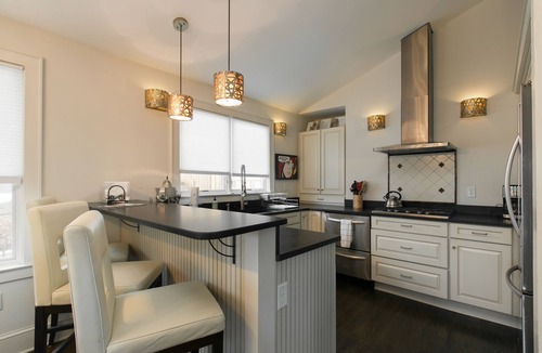 Charlotte Street House | Cozy, luxury, jacuzzi, downtown and fenced yard for pets!
