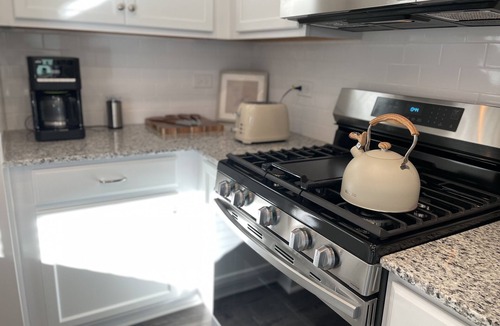 Terrell House | Cozy Modern 3 Bed Townhome Near Lake Norman and Shopping